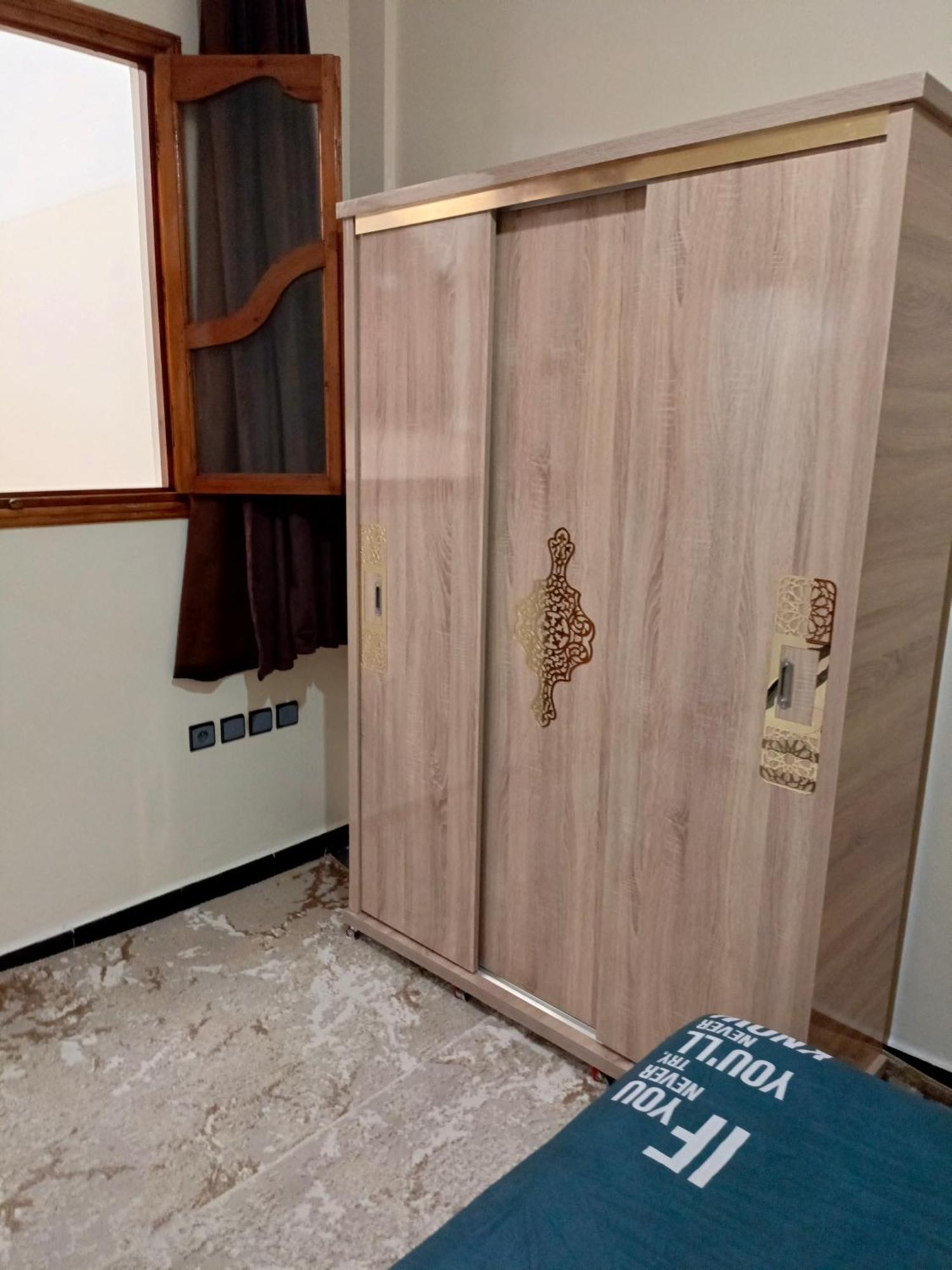 Apparemment Rez-de-chaussee Hay Mouhamadi *
